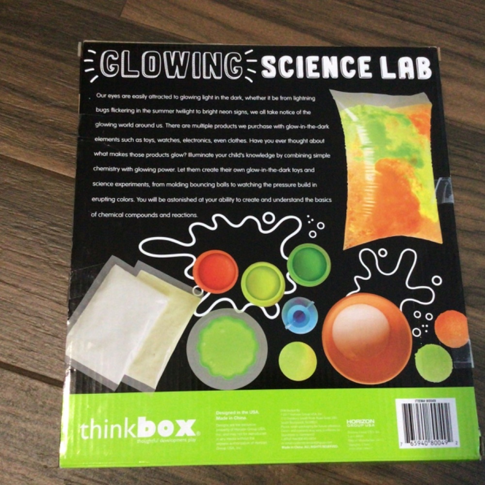 Thinkbox Glowing Science Lab - Picture 2 of 5